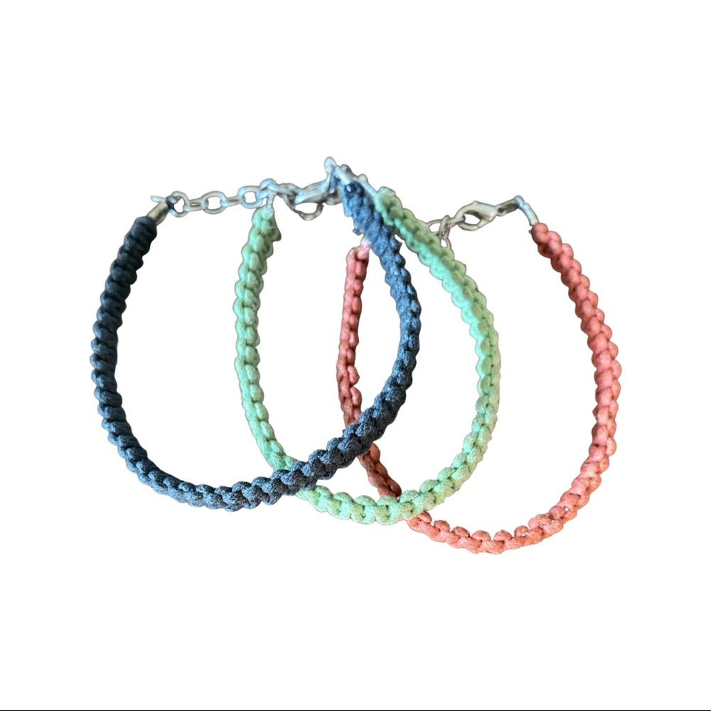 3 macrame bracelets - Picture 2 of 3